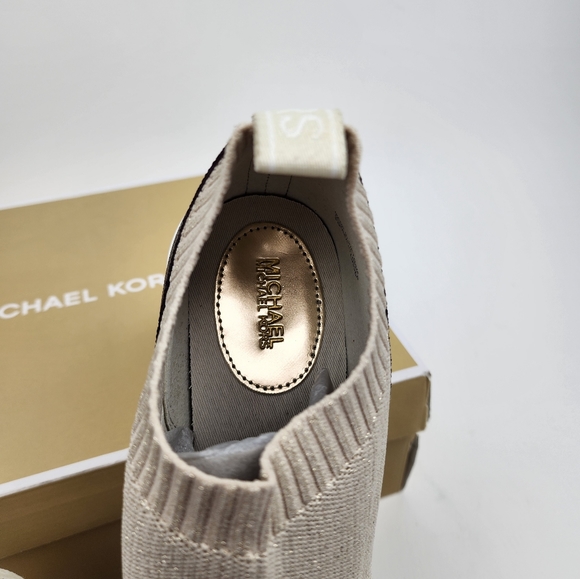 Michael Kors Women's Mabel Slip On Trainer Stretch Knit Color Pale Gold New - Picture 4 of 6